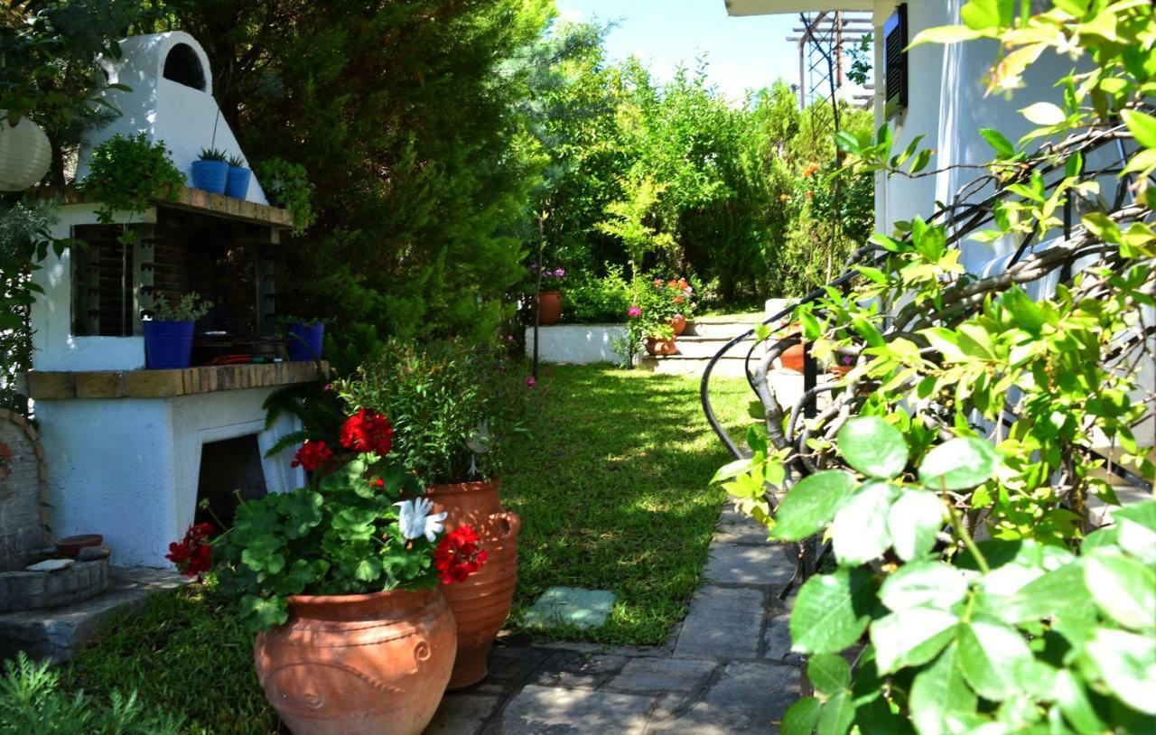 Вилла Sonia'S House With Garden Геракини Экстерьер фото